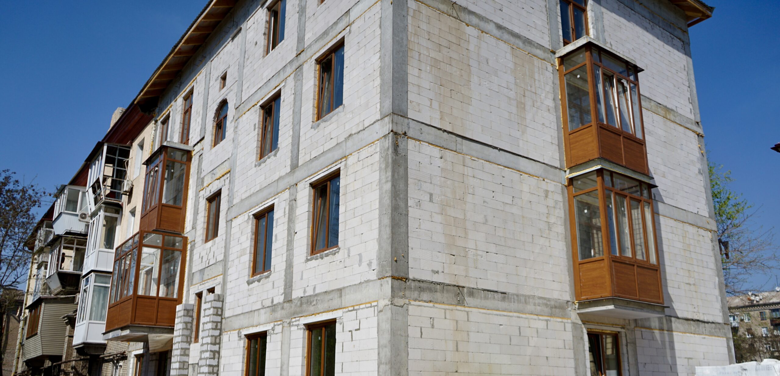 Як у Запоріжжі відновлюють зруйновані будинки (ФОТО)