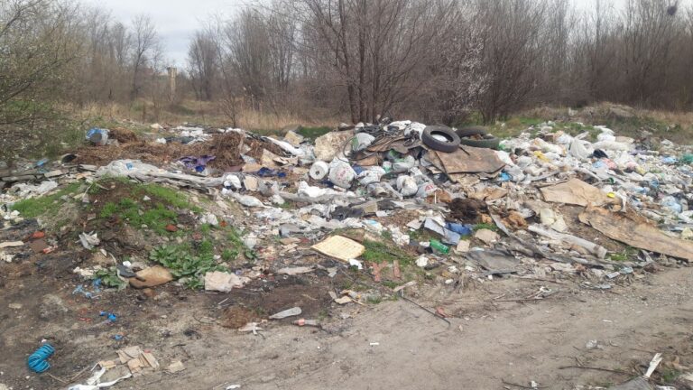 В Шевченківському районі Запоріжжя виявили велике сміттєзвалище (ФОТО)