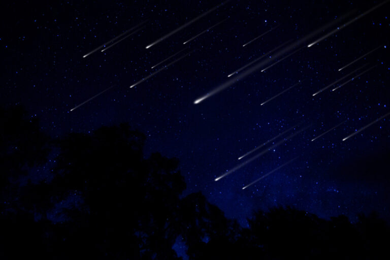 Ученые объяснили, что летело в небе Запорожья: это был не метеорит