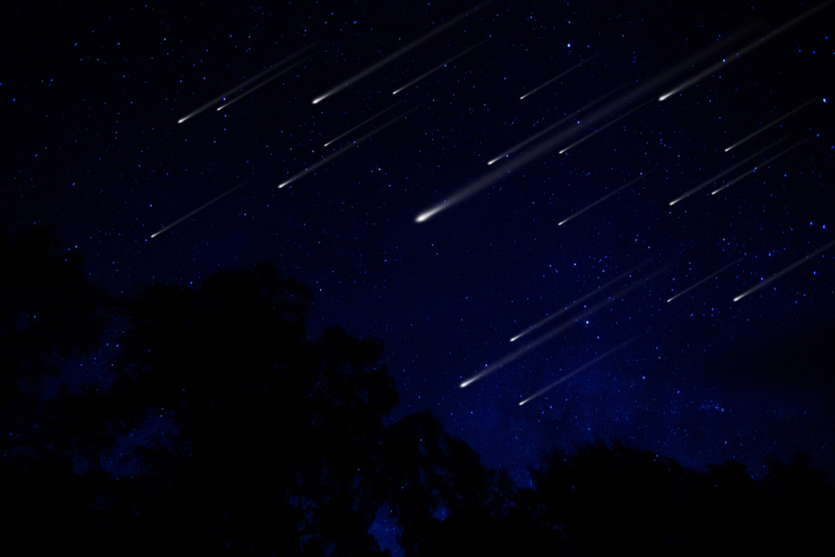 Метеорит в небе Запорожья: что видели люди ночью (ВИДЕО)