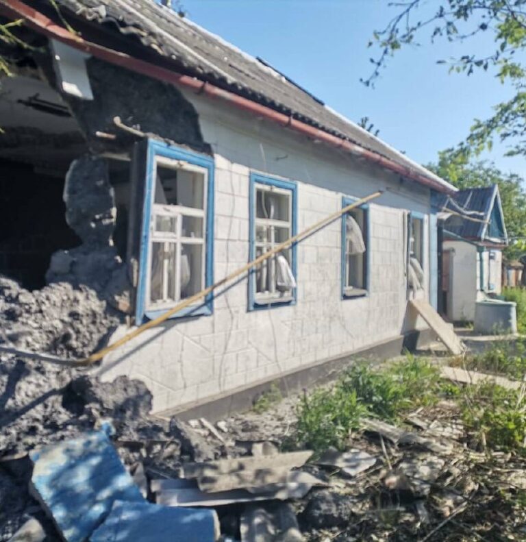 Более 450 ударов по Запорожской области: ранена женщина, есть разрушения