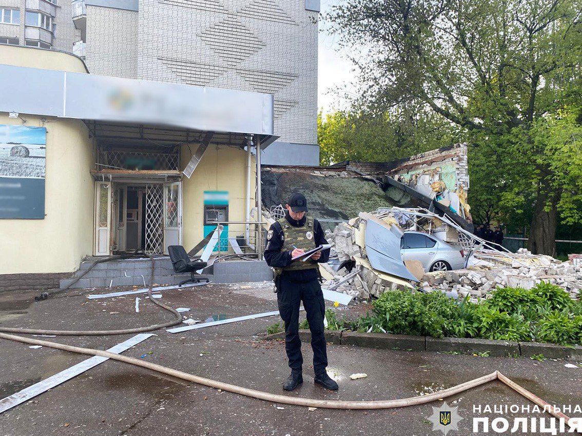Мешканця Запорізької області затримали за спробу пограбувати банк у Чернігові: подробиці (ФОТО)