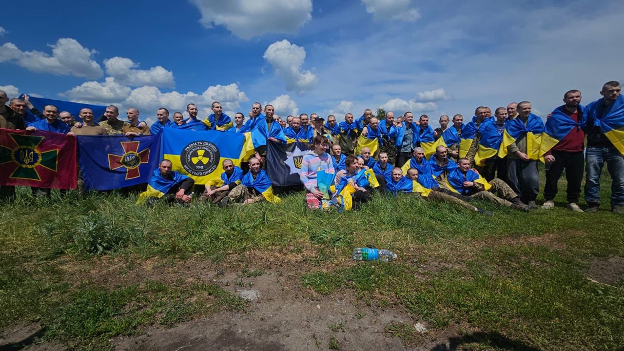 Україна 31 травня повернула з полону 75 військових та цивільних (ФОТО)