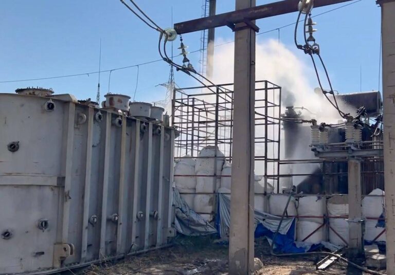 Подстанция “Радуга” в Энергодаре повреждена: город остался без света