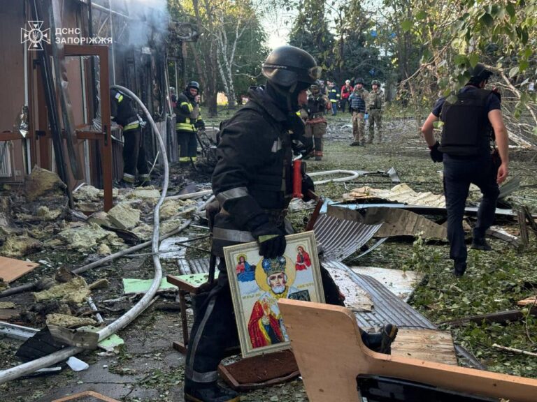 В результате вражеского удара по Вольнянску погибли трое детей и четверо взрослых