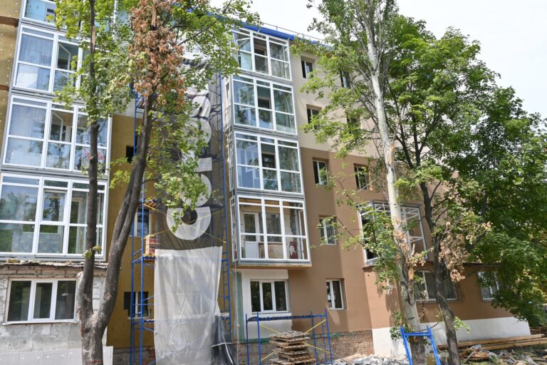 Будинок на Незалежної України майже відновили: що вже зробили