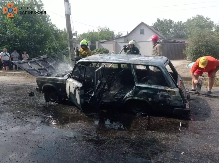 У Запоріжжі вщент згорів автомобіль (Фото)