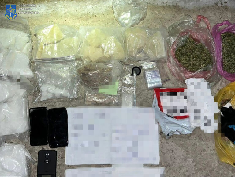 Более 1 млн гривен ежемесячно: полиция разоблачила запорожских наркодилеров