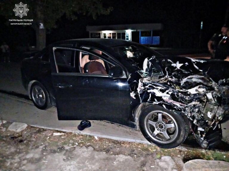 У Запоріжжі нетверезий водій врізався в іншу автівку (ФОТО)